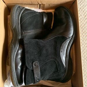 Clarks Women's Sissyanne Black Ankle Boots